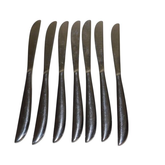 Robert Welch 18/10 Flatware Set With Serving Utensils 37 Pieces - Picture 9 of 11